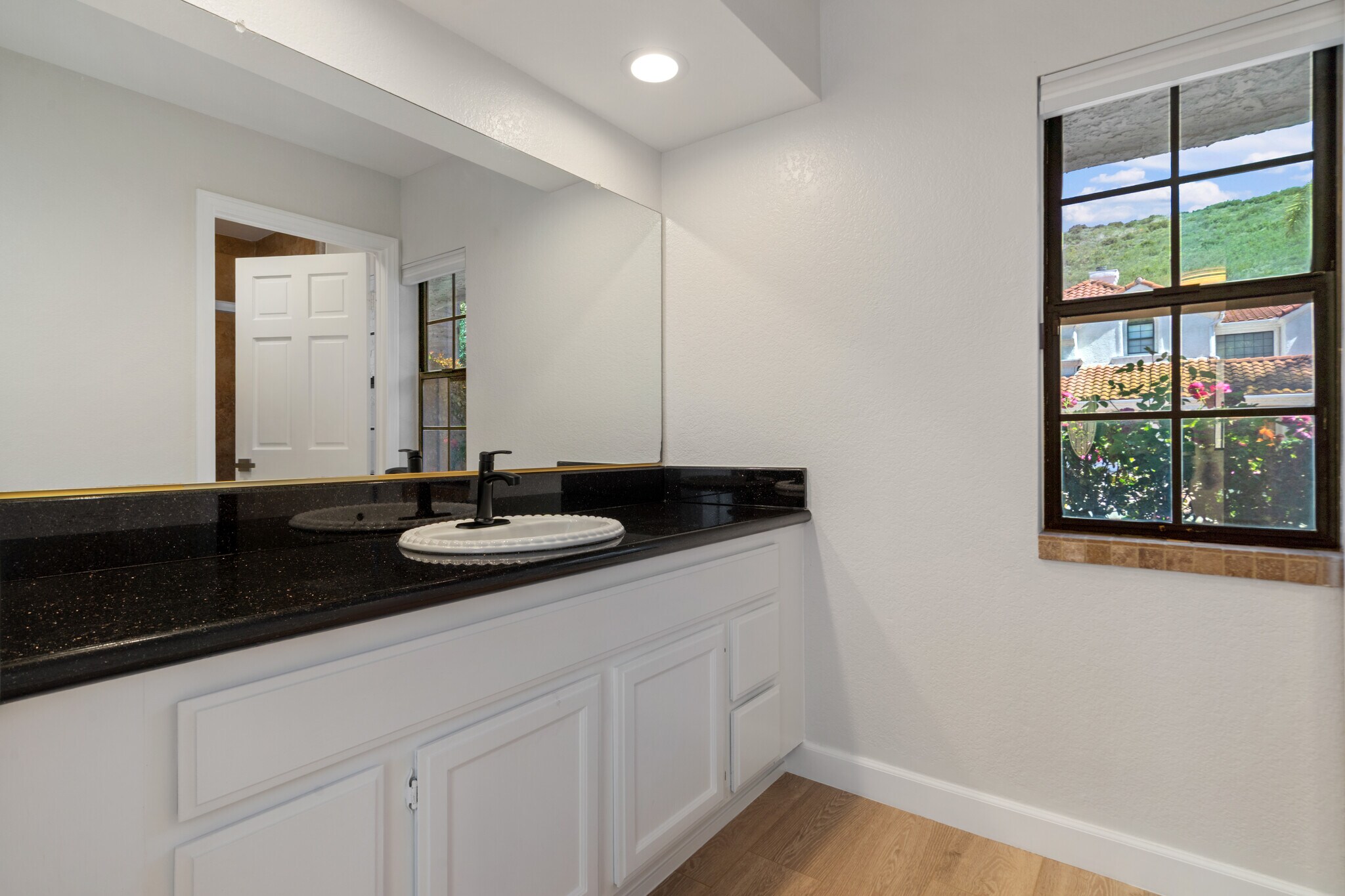 Building Photo - 6143 Lake Lindero Dr