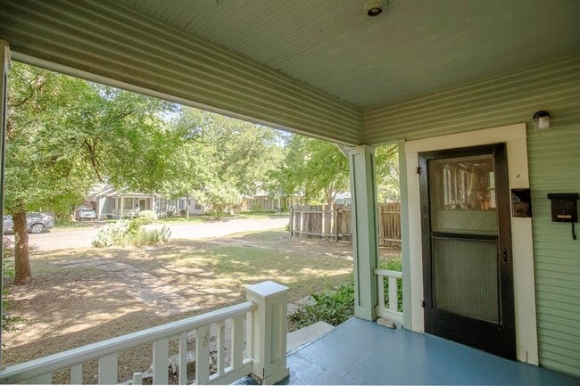 Building Photo - 4205 Avenue B