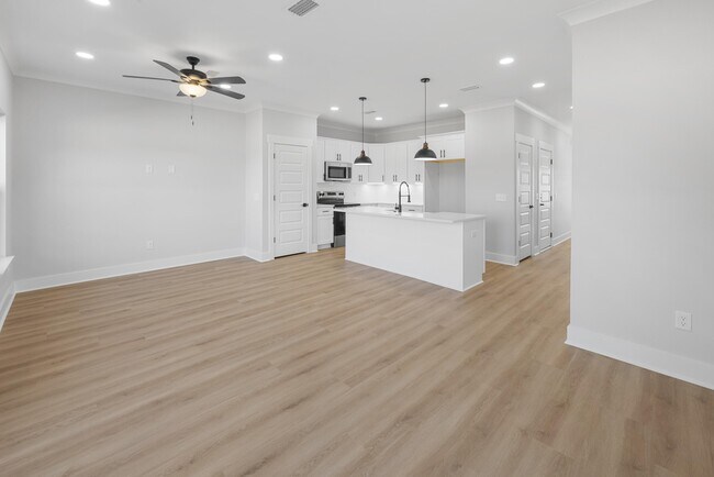 Building Photo - 1409 Little Brothers Ln