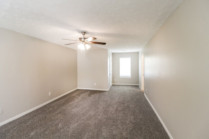 Building Photo - 6583 Carriage Ln