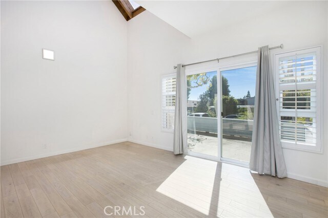 Building Photo - 552 Cypress Dr