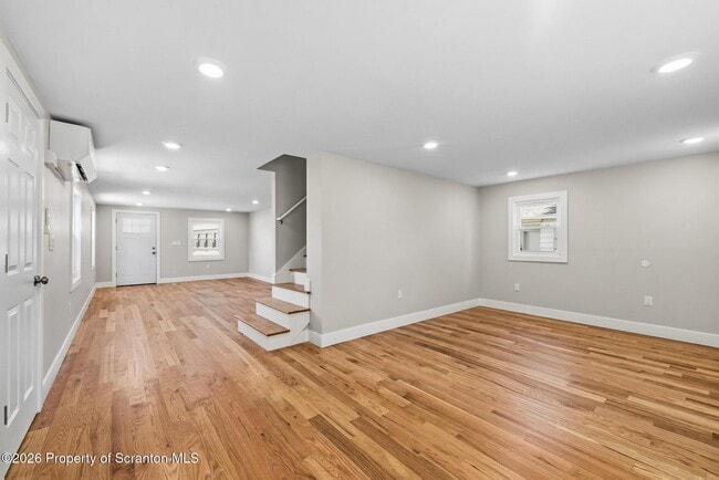 Building Photo - 305 Parsonage St