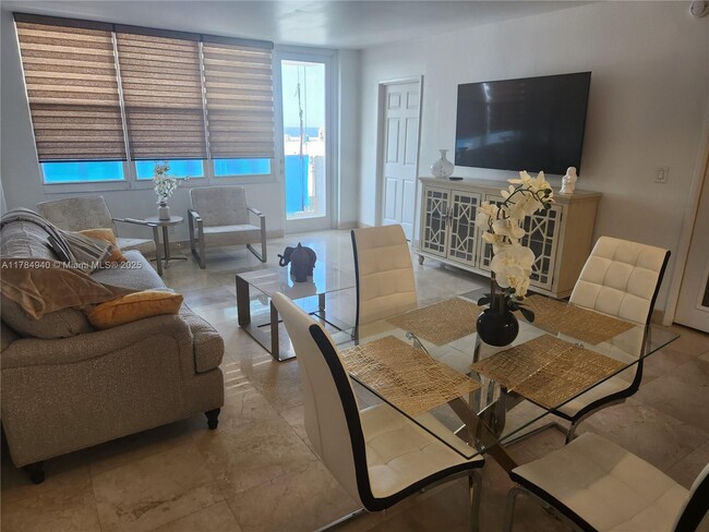 Building Photo - 3725 S Ocean Dr