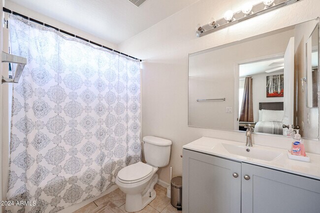 Building Photo - 1605 S 227th Ave