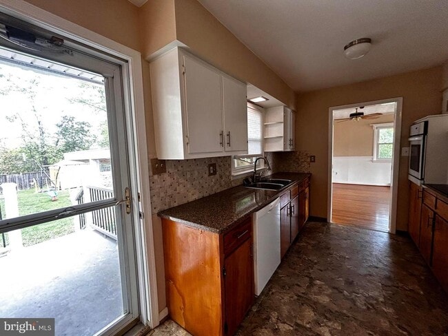 Building Photo - 119 Cardinal Ln