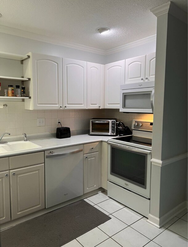Building Photo - 2032 Hearthwood Ct