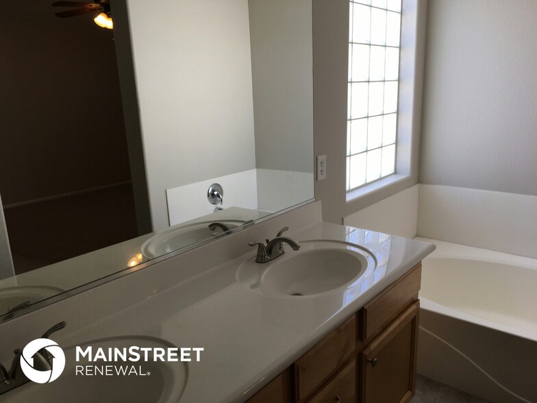 Building Photo - 2503 W White Feather Ln
