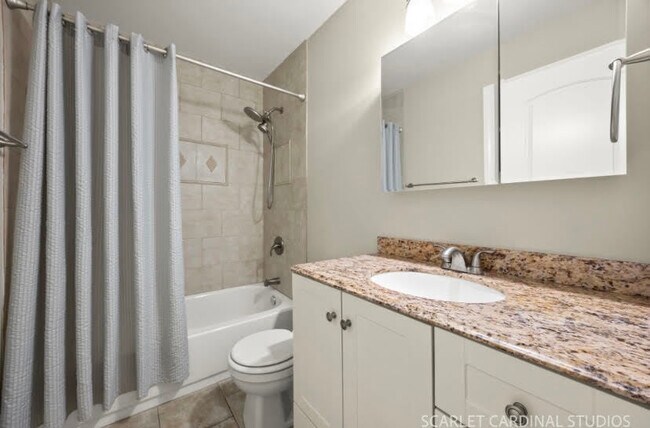 Building Photo - 235 Westbrook Cir