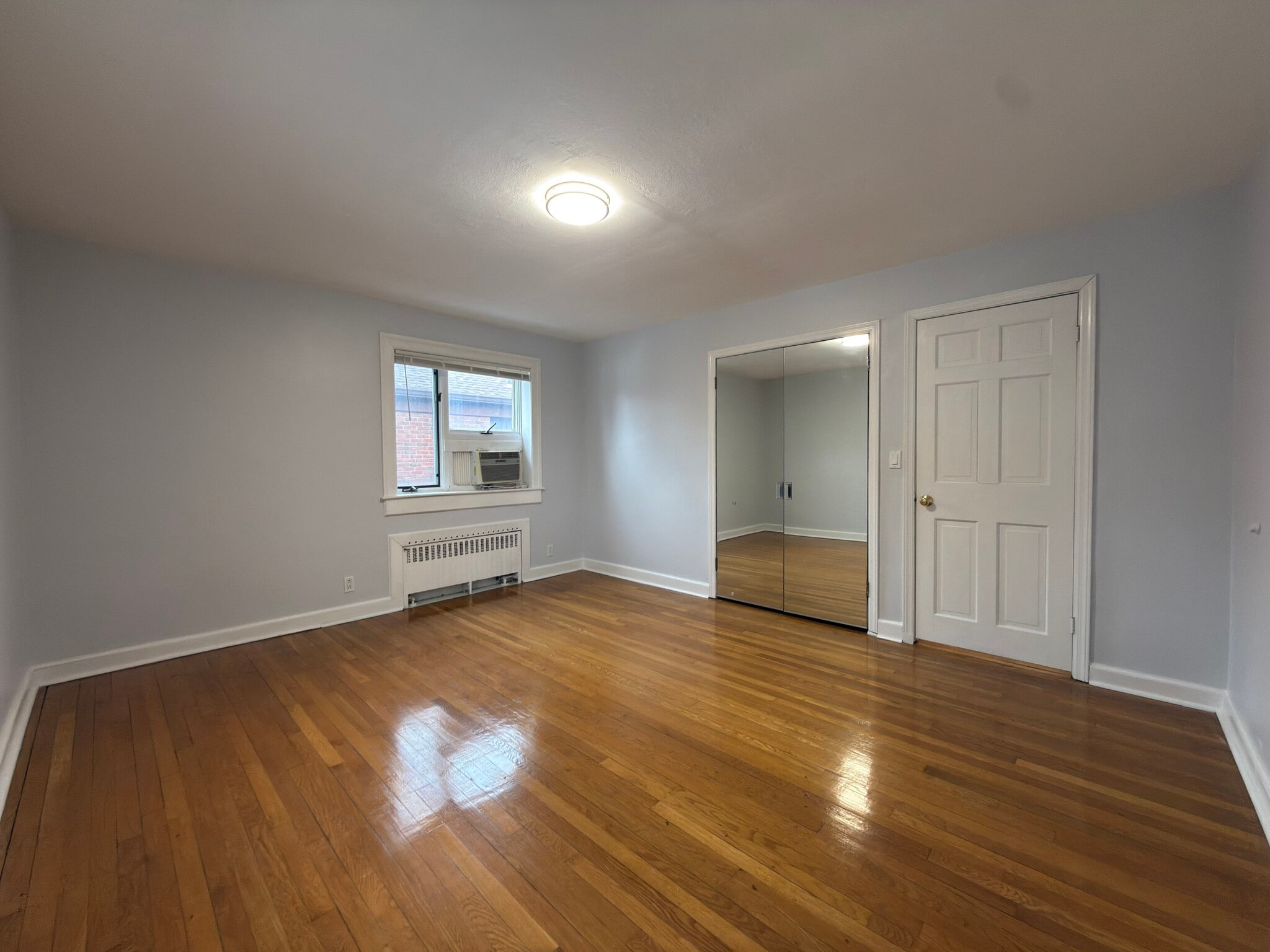 First bedroom - 530 Broad Ave