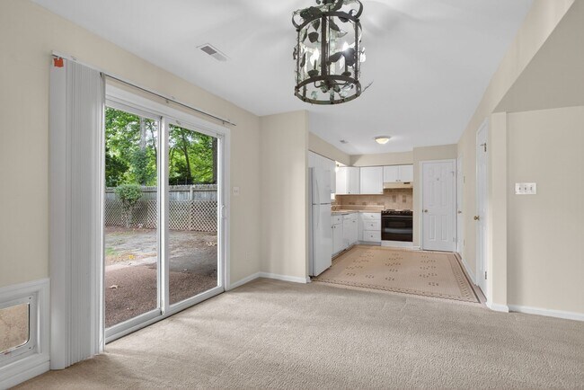 Building Photo - 227 Ashridge Ln
