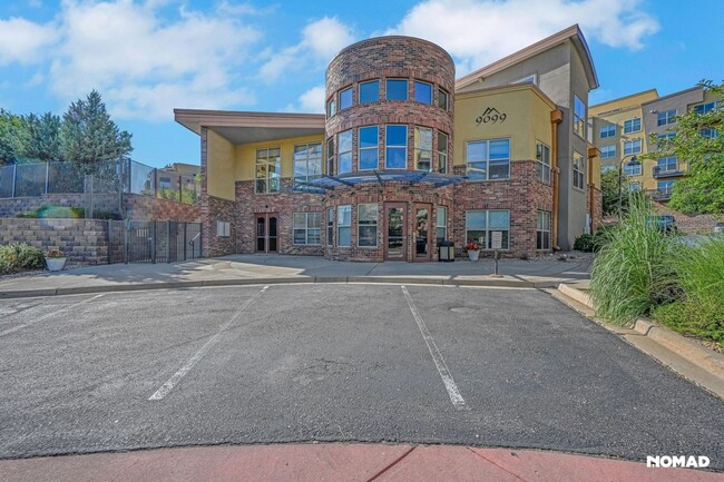 Building Photo - Charming 1.5BR Condo in Englewood