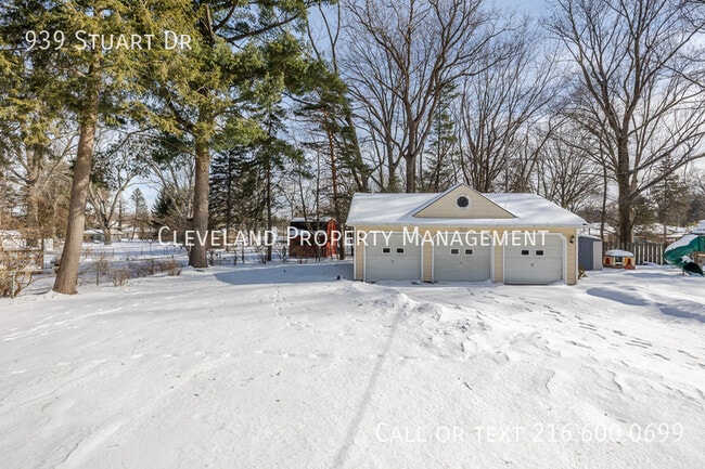 Building Photo - 939 Stuart Dr