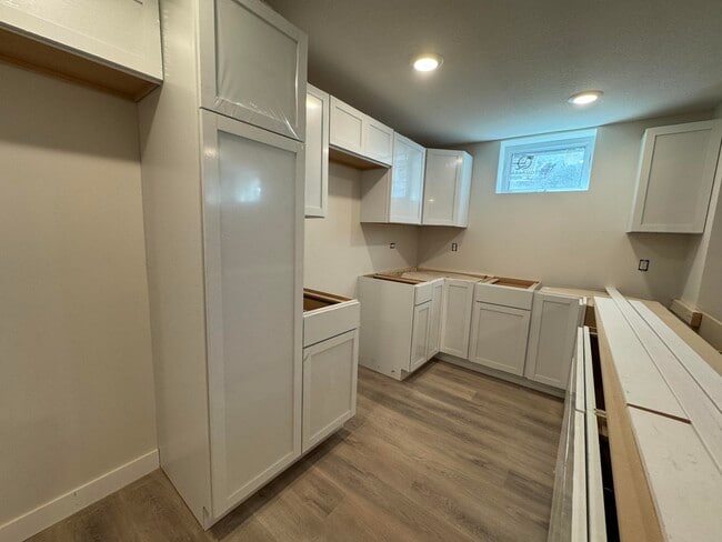 Building Photo - 1411 Rosemary Ln