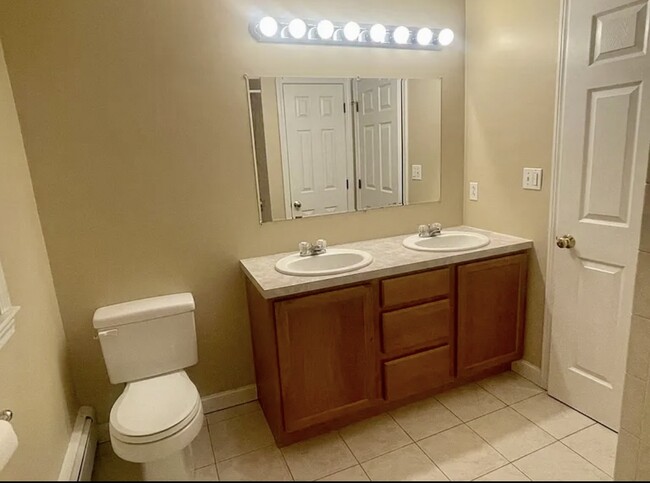 Upstairs Bathroom - 184 Prospect Hill Rd