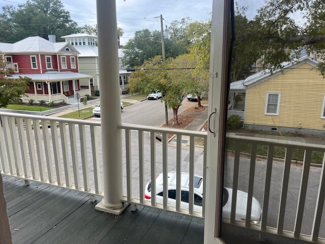 Building Photo - 325 S 6th St