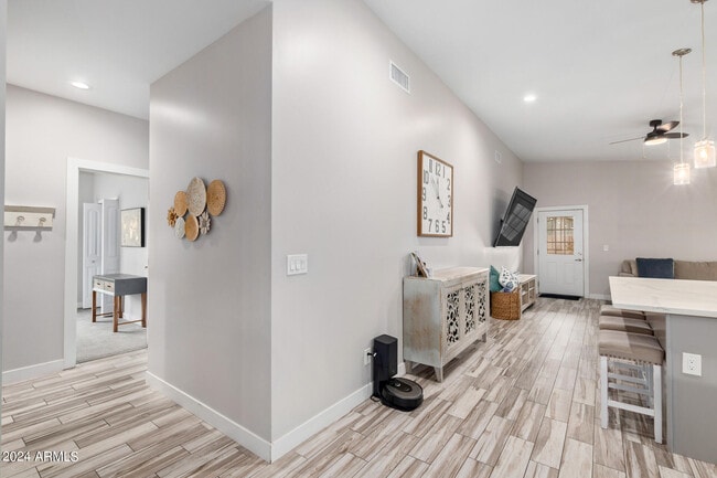 Building Photo - 2647 E Contention Mine Rd