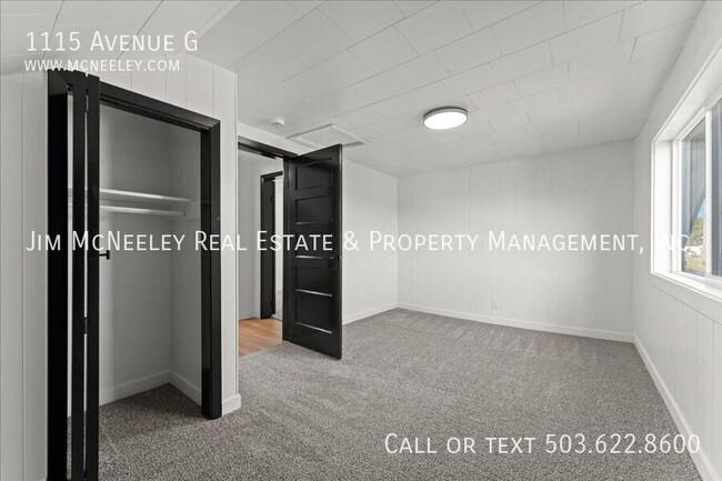 Building Photo - 1115 Avenue G