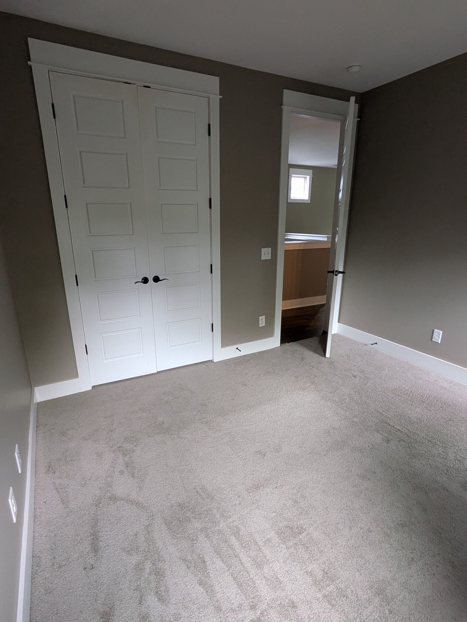 Building Photo - 2024B Straightway Ave
