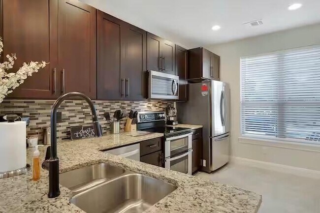 Building Photo - 585 Demarett Dr