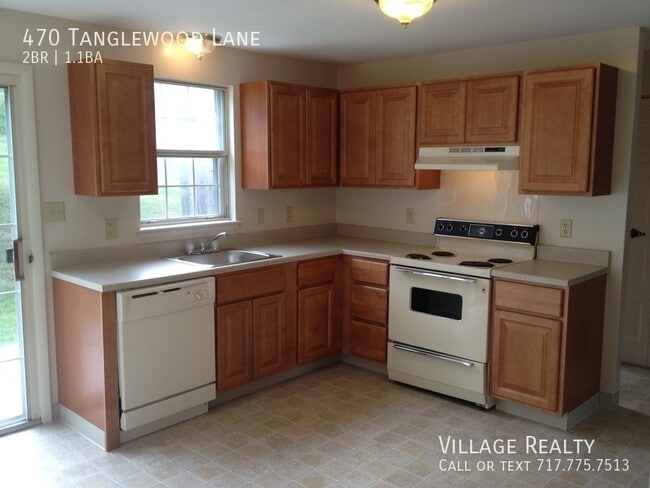 Building Photo - 470 Tanglewood Ln