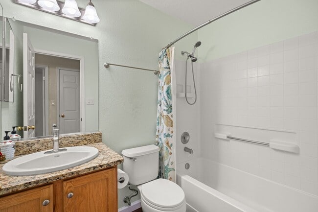 Building Photo - Beautiful 3 Bedroom Home