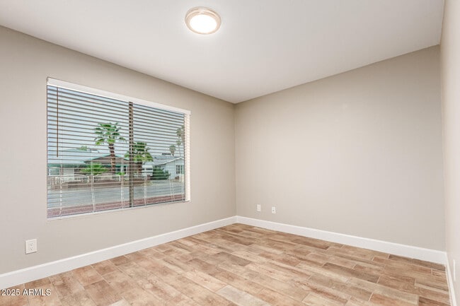 Building Photo - 2731 E Charleston Ave