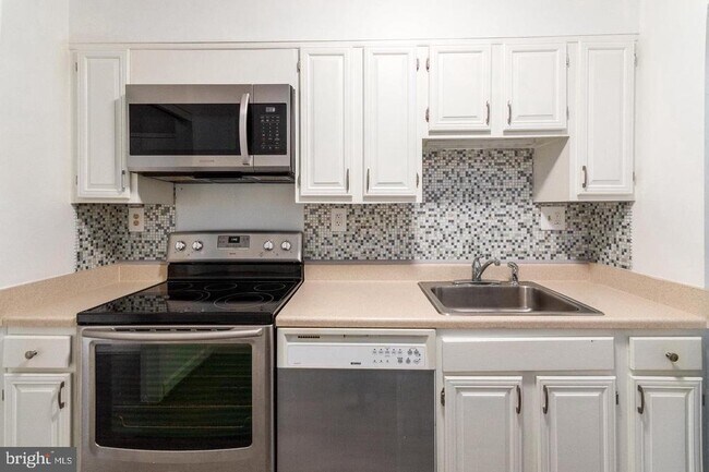 Building Photo - 5500 Holmes Run Pkwy
