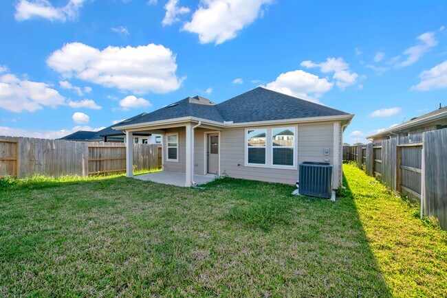 Building Photo - 5814 Linda Cv Ln