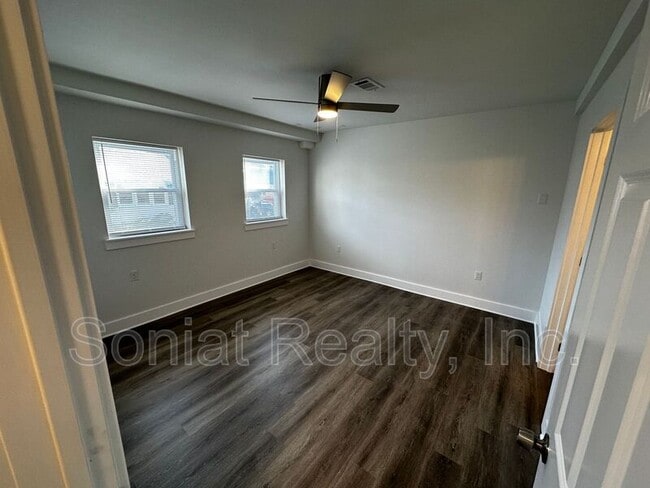 Building Photo - 3302 Nashville Ave