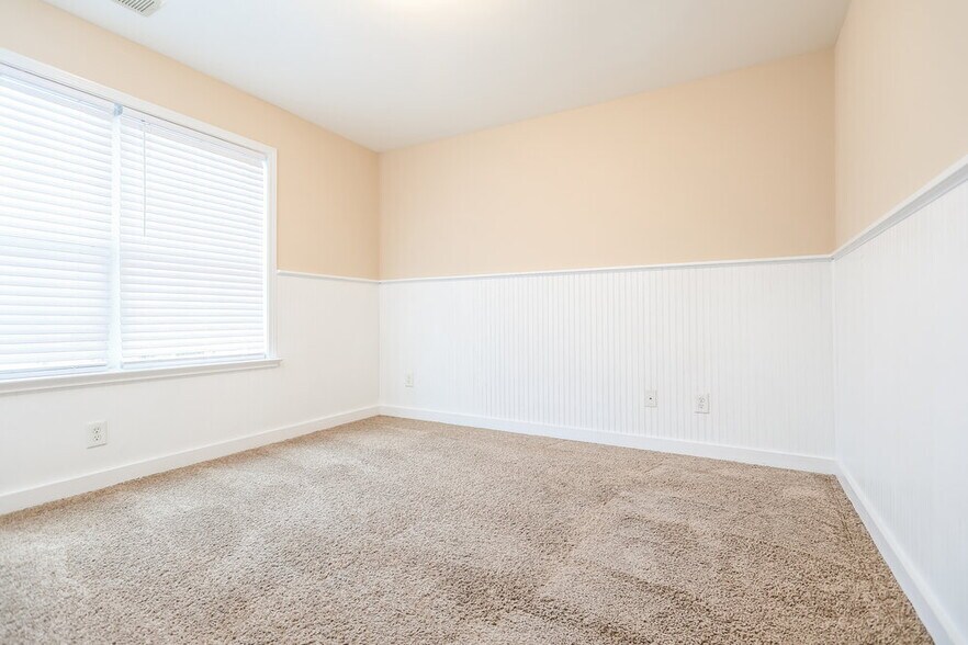 Building Photo - 2230 Gateview Ct