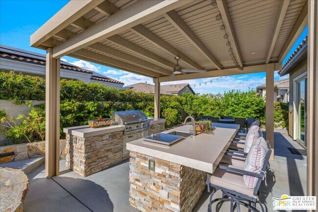 Building Photo - 81 Claret