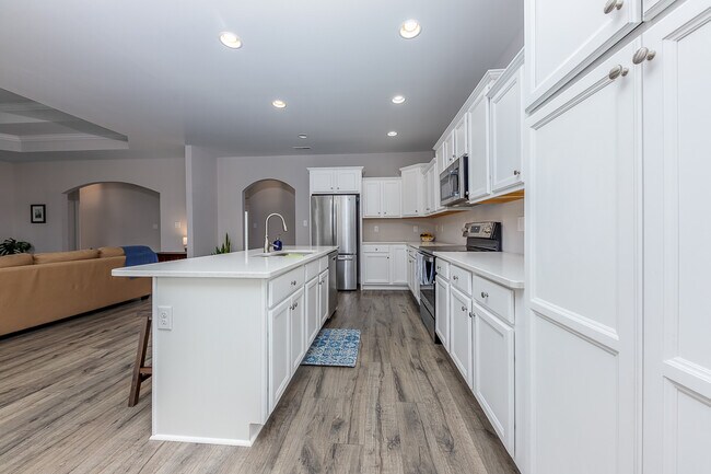 Building Photo - 3006 Weathersby Dr