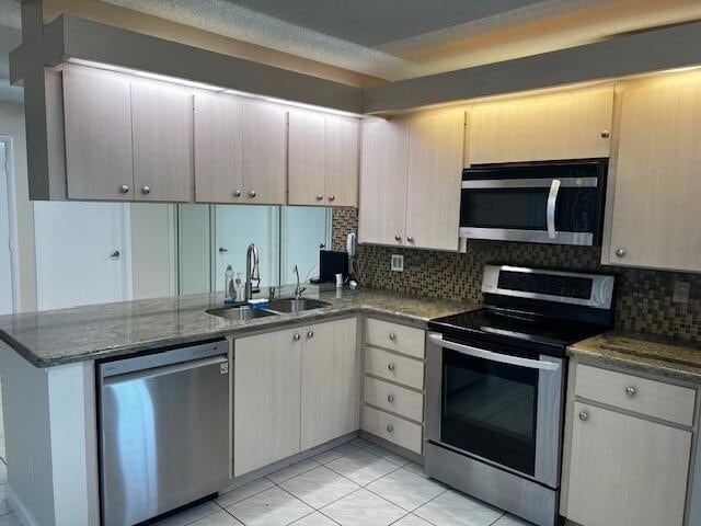 Building Photo - 4701 Roxbury Ct