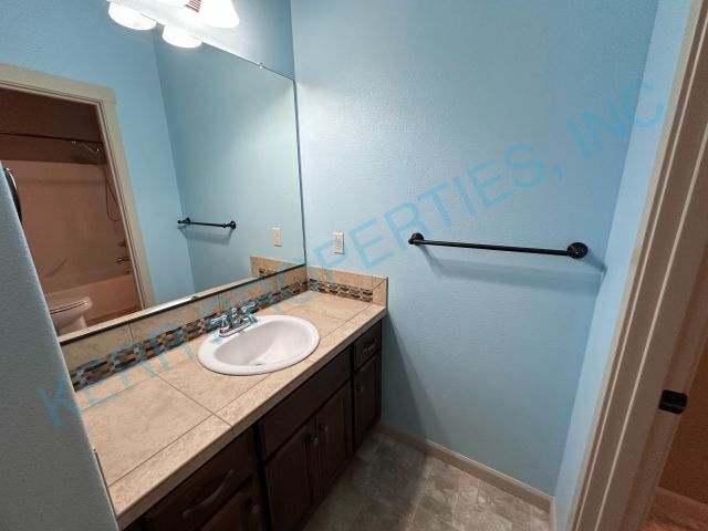 Building Photo - Spacious 5-Bedroom Retreat with 3407 Sq Ft...