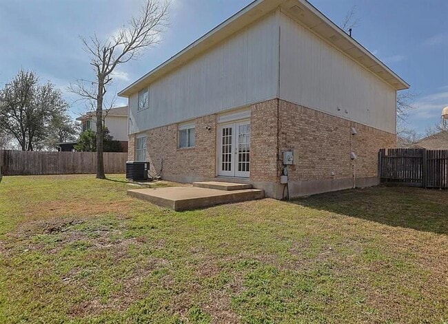 Building Photo - 20805 Trotters Ln