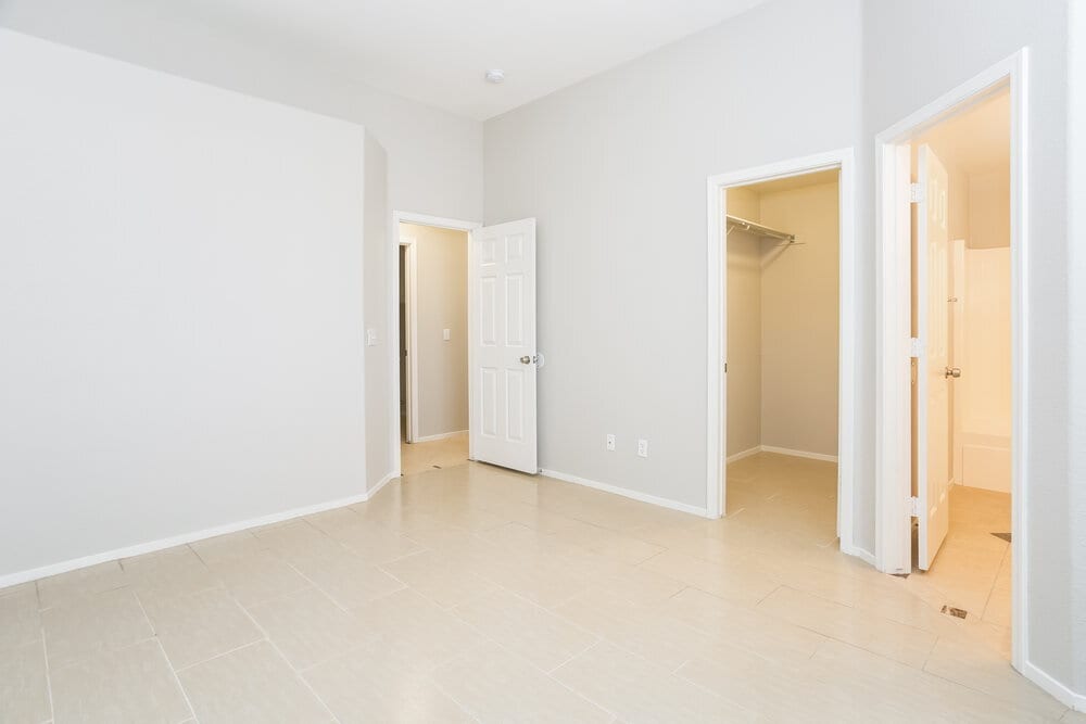 Building Photo - 2113 Annbriar Ave