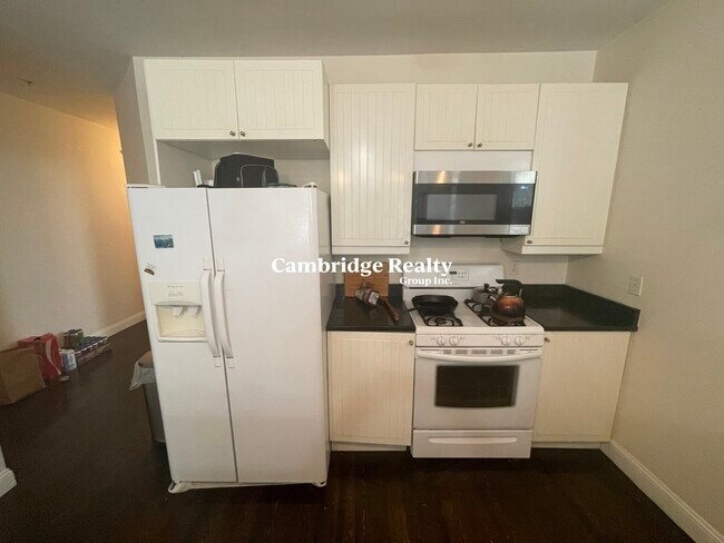 Building Photo - 6 Giles Park