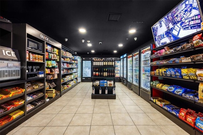 Building Photo - 1155 Brickell Bay Dr