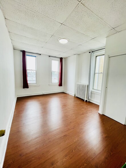 Building Photo - 1418 Wolf St