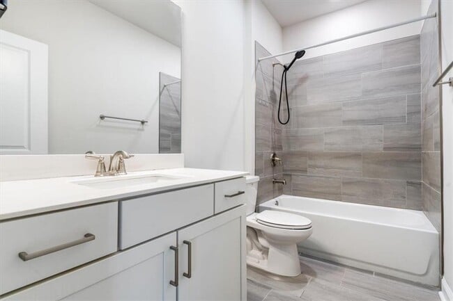 Building Photo - 2560 Clairebrooke Bnd