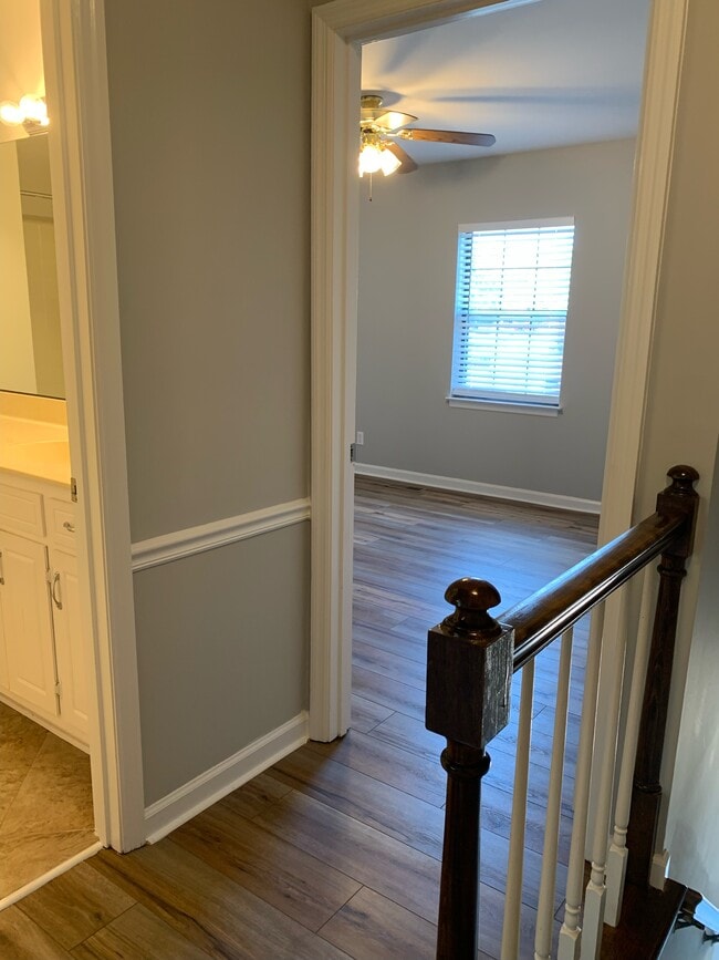 Building Photo - 830 Brentwood Pointe