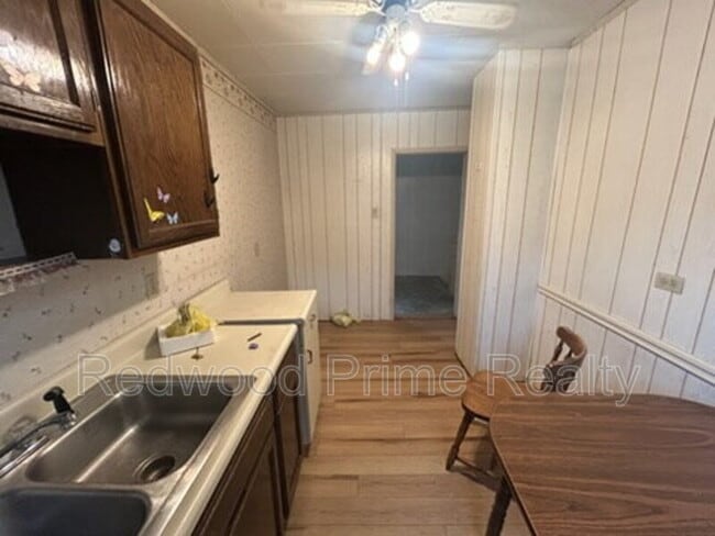 Building Photo - 645 Coleman Ave