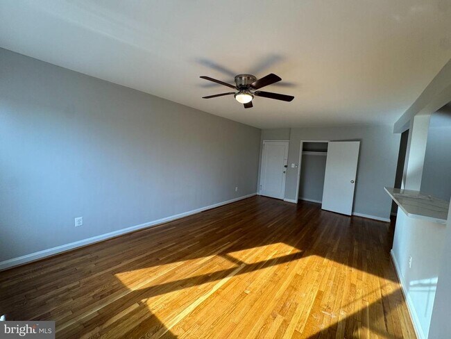 Building Photo - 500 S Courthouse Rd