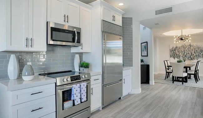 Building Photo - 9448 N 105th St