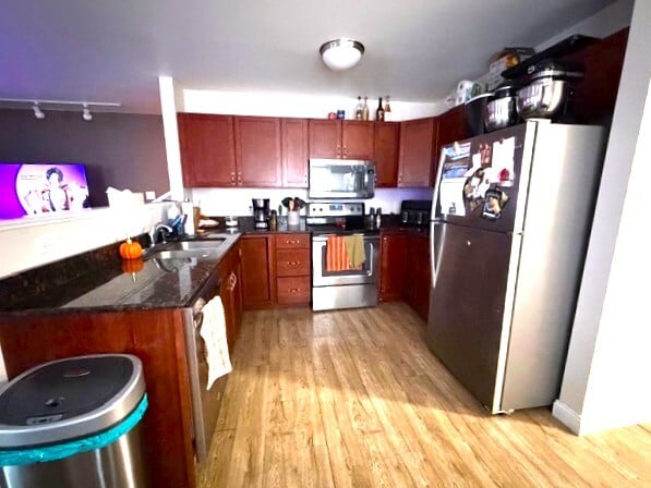 kitchen - 408 W Maple St