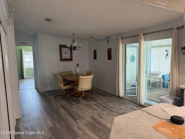 Building Photo - 1112 Pocatella Dr