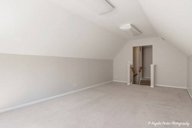 Building Photo - 749 S Parkside Dr