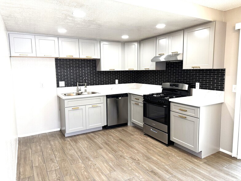 Building Photo - 16661 Blanton Ln