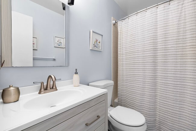 Building Photo - 48 Randall Ave