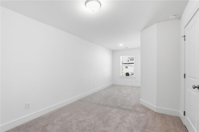 Building Photo - 6413 Shalks Xing Dr